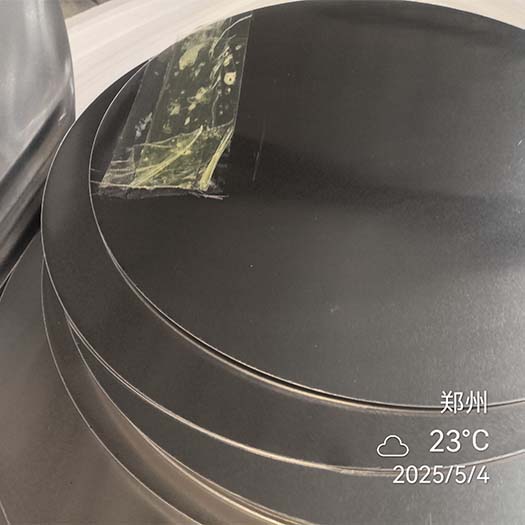 가나의 알루미늄 디스크